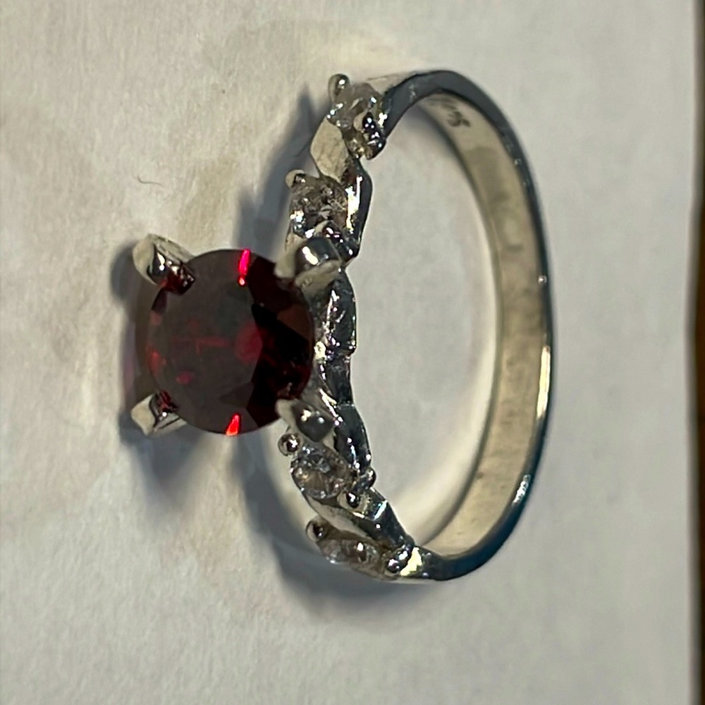 Silver ring with zirconias and central red stone, 17 mm diameter sterling 0.925
